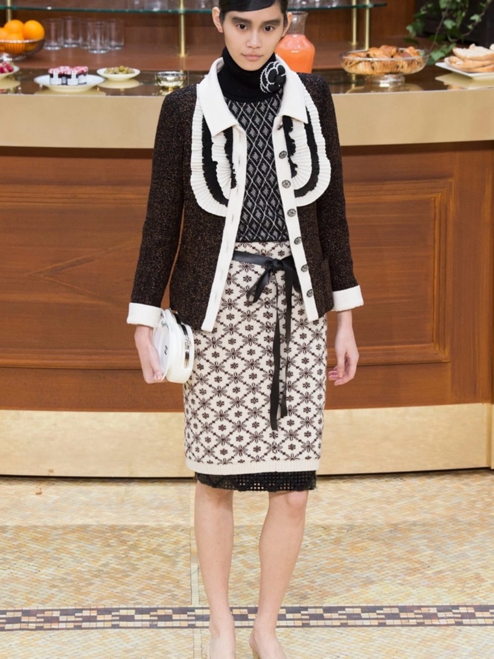 CHANEL Gabriel Ruffle-Trim Tweed Jacket - Picture 2 of 13